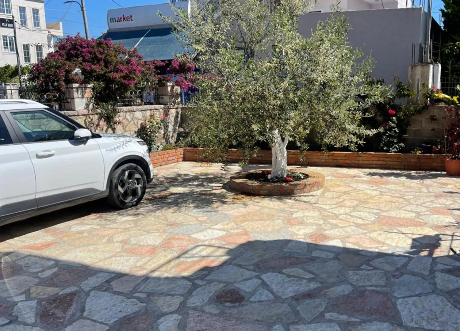 Xhonis Apartments Ksamil Albania