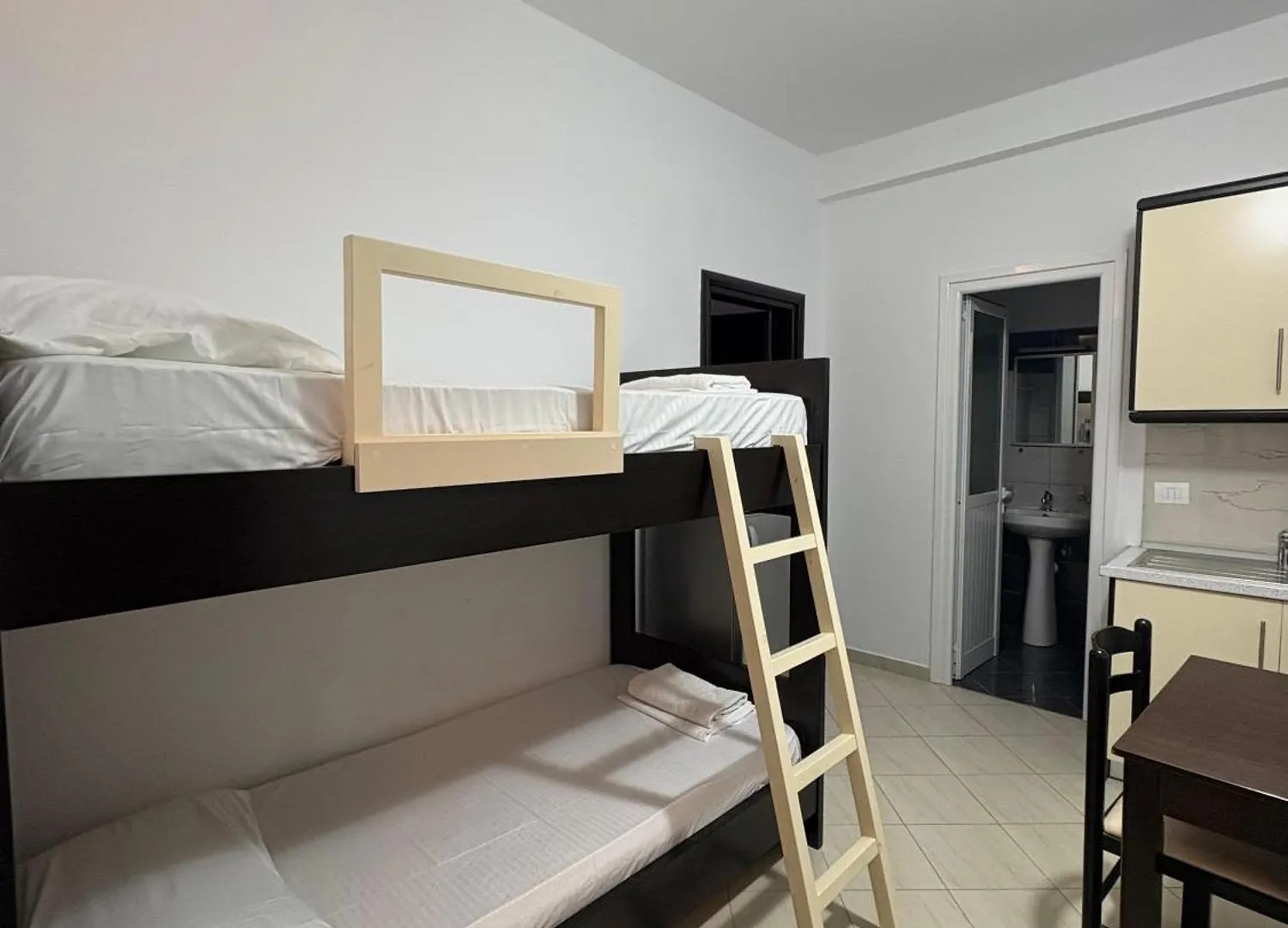 Xhonis Apartments Ksamil